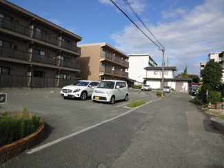 【駐車場】