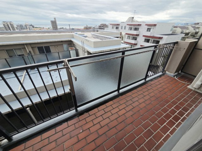 【バルコニー】 | ｺｰﾌﾟ野村須磨離宮前　2号棟 | お洗濯にも便利なバルコニー付き