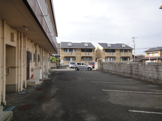 【駐車場】