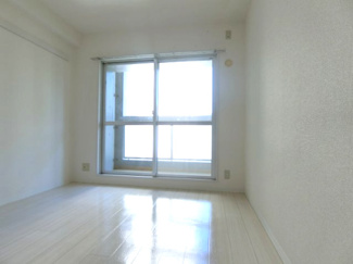 【寝室】 | サムティ神戸浜崎通 | 使い勝手のいい寝室です