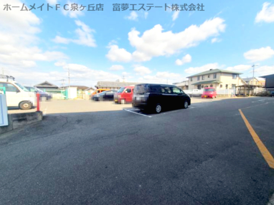山中マンションの駐車場