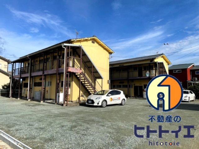 服部アパートの駐車場