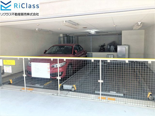 ジークレフ神戸元町の駐車場