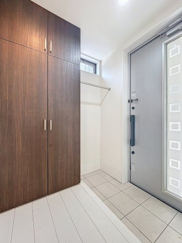 【玄関】 | 目黒3丁目戸建 | 月額管理料無料！賃貸管理はアブレイズパートナーズにお任せを！