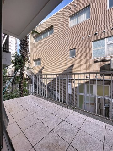 【バルコニー】 | 目黒3丁目戸建 | 月額管理料無料！賃貸管理はアブレイズパートナーズにお任せを！