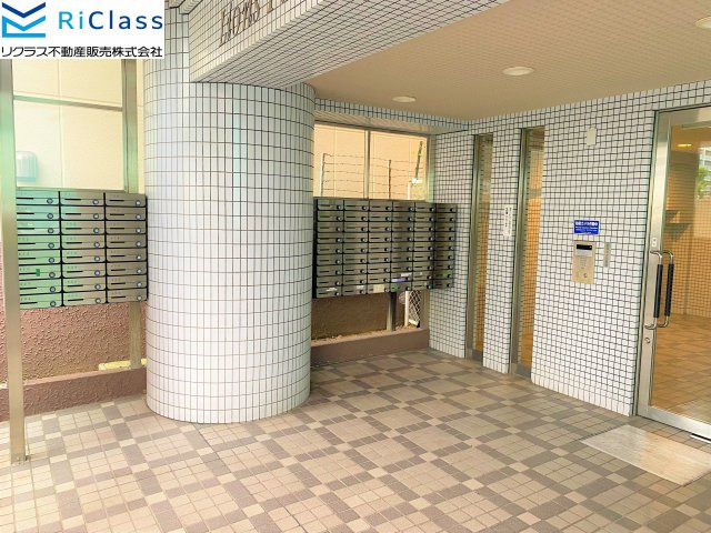 ライオンズプラザオータニ神戸のエントランス|ゆとりのあるエントランスです