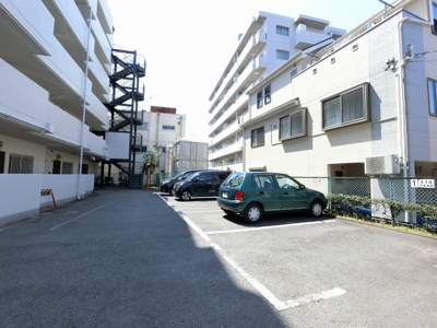 【駐車場】 | ラブリハイツ吉野町 | 平置き駐車場です。