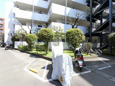 【その他共用部分】 | ラブリハイツ吉野町 | バイク置場です。
