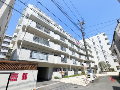 【外観】 | ラブリハイツ吉野町 | 総戸数９３戸、１９８６年１１月築、管理人は常駐勤務につき管理体制良好です♪