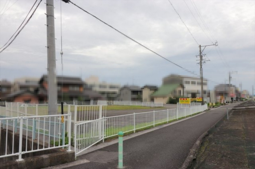 ５６０３２　瑞穂市穂積土地の前面道路含む現地写真