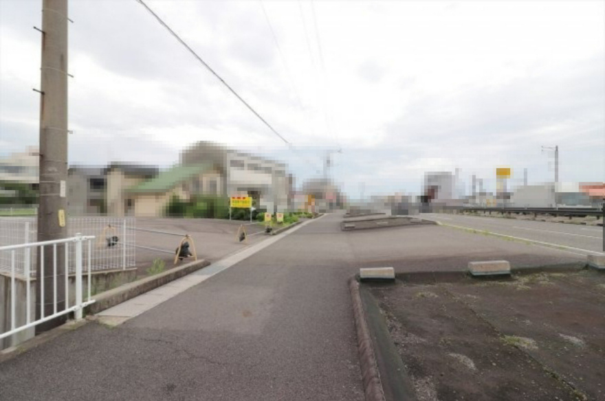 ５６０３２　瑞穂市穂積土地の前面道路含む現地写真