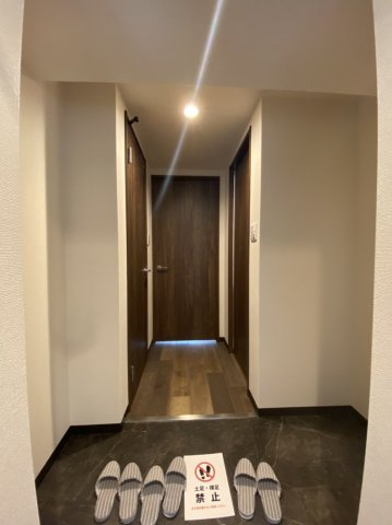 ブリリアントジュネス本町の玄関