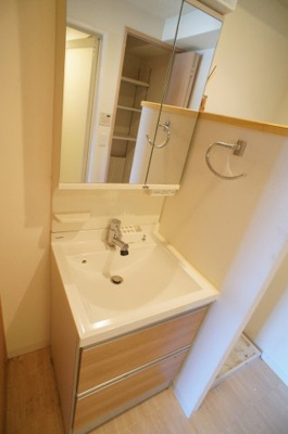 【洗面所】 | エーレ・シュトローム