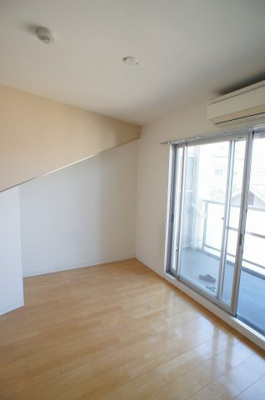 【洋室】 | エーレ・シュトローム