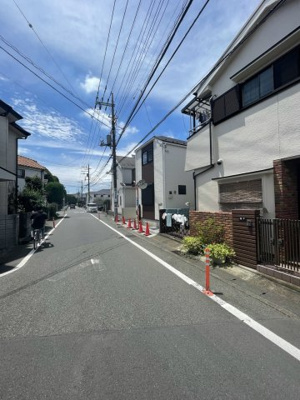 【前面道路含む現地写真】 | 日野市日野台2丁目新築戸建て | 前面道路含む現地写真です
