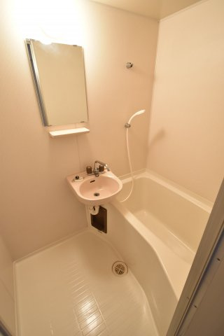 オブリガード西京の浴室