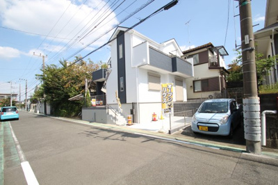 【前面道路含む現地写真】 | 海老名市国分寺台２丁目　新築戸建て　全１棟　【仲介手数料無料】