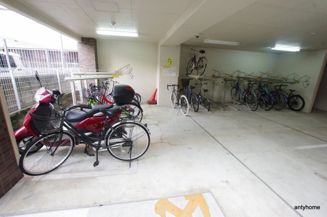 アネシス新大阪　仲介手数料無料の駐車場