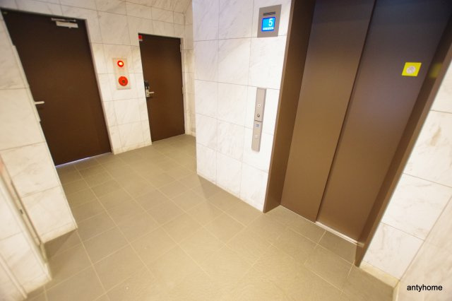 アネシス新大阪　仲介手数料無料のロビー