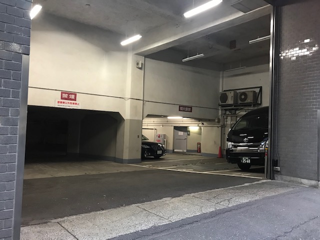 永田町ビルの駐車場