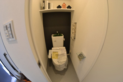【トイレ】 | Ｃ．ＣＯＬＯＲ南新町 | コンパクトで使いやすいトイレです