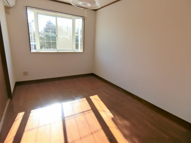 グリーンヴィラ杜の洋室