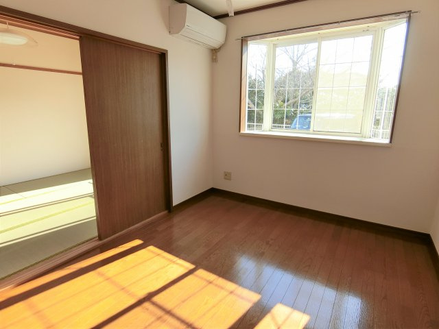 グリーンヴィラ杜の洋室