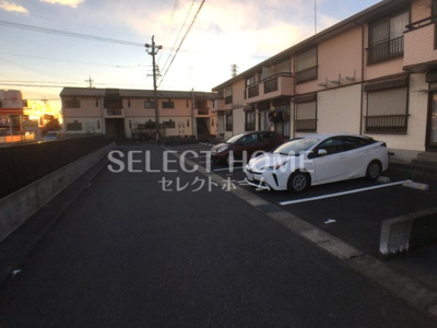 【駐車場】 | ソファレ小河原A | 駐車スペースもあります