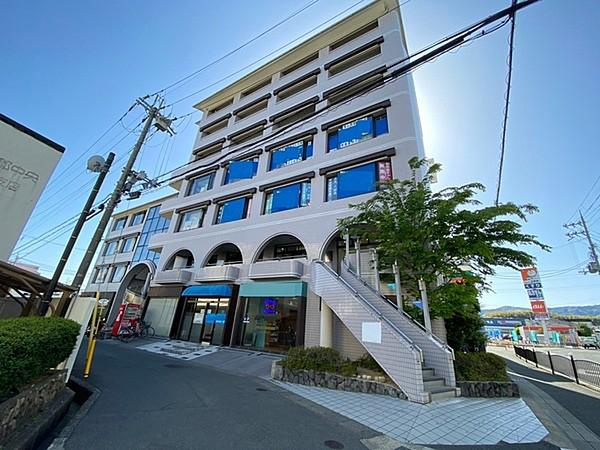 K&Cプラザの外観