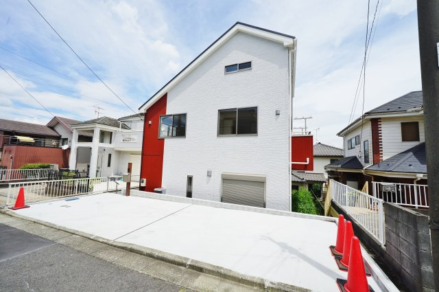 カースペース２台！保土ケ谷区上菅田町　新築戸建ての外観