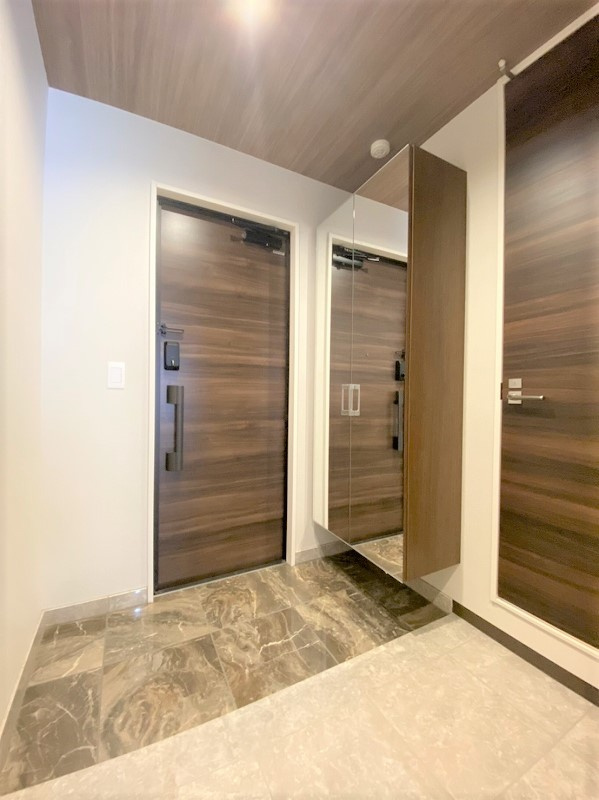 ヒルズレジデンシャルD22の玄関