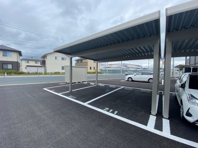 ヒルズレジデンシャルD22の駐車場