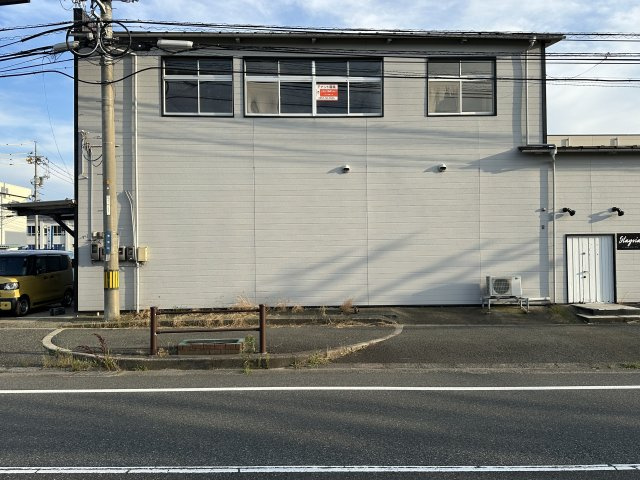 商栄町岡田ビル２階の外観