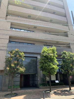 【エントランス】 | プリメージ桜木町 | 事務所エントランスと住居エントランスは分離されてます。