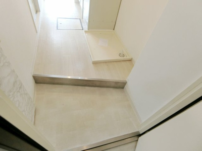 【玄関】 | リバティ永沢 | 収納もある玄関です