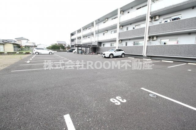 都原グランテラスの駐車場|カースペースがあります