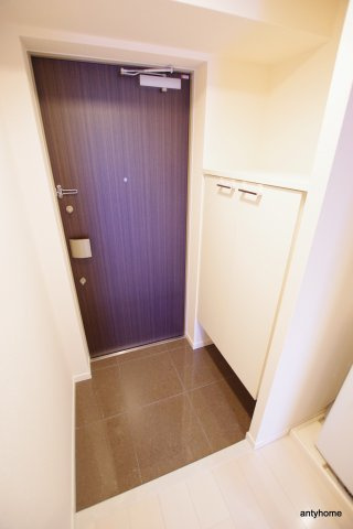 スペーシア江坂広芝町　仲介手数料無料の玄関