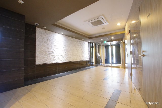 スペーシア江坂広芝町　仲介手数料無料のロビー