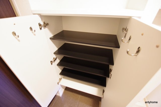 スペーシア江坂広芝町　仲介手数料無料の収納