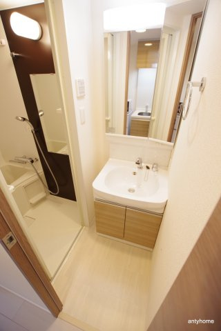 スペーシア江坂広芝町　仲介手数料無料の洗面所