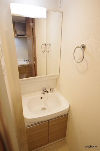 スペーシア江坂広芝町　仲介手数料無料の洗面所