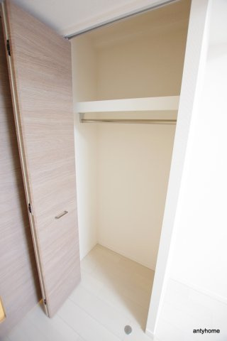 スペーシア江坂広芝町　仲介手数料無料の収納