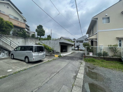 【前面道路含む現地写真】 | 日野市旭が丘1丁目土地（建築条件なし）