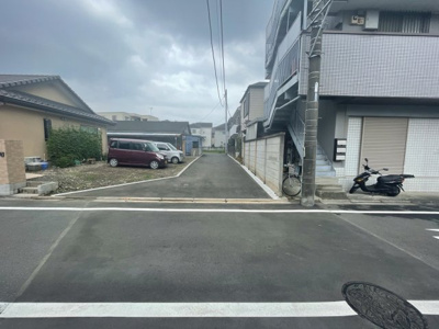 【前面道路含む現地写真】 | 日野市多摩平6丁目土地2区画（建築条件なし）　B区画