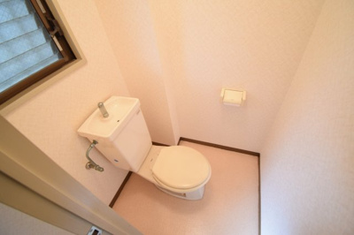 【トイレ】 | コンフォート長田 | 落ち着いた色調のトイレです