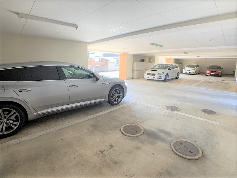 ＤＩＯマンションの駐車場