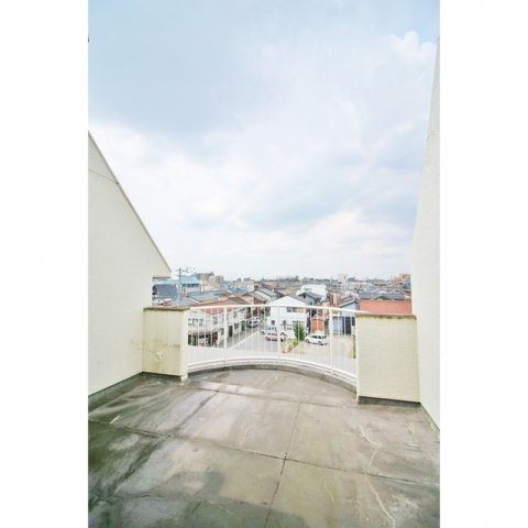 ハイツ　フォレスタのバルコニー|ルーフバルコニー