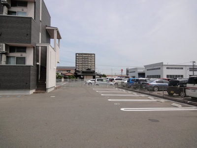 【駐車場】 | ブランドール黒石
