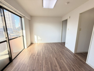 【居間・リビング】 | ロイヤル寿マンション