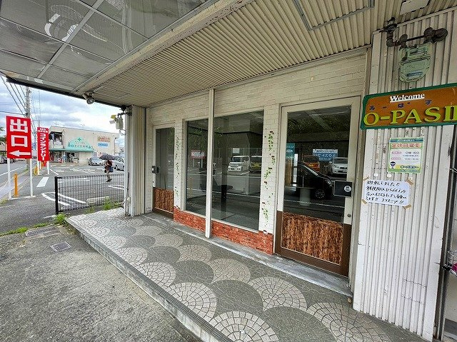 粕本店舗の周辺|入口付近です